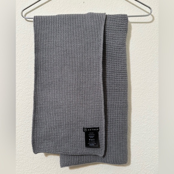 AETHER 100% Merino Wool Gray Long Knit Scarf - Picture 2 of 6